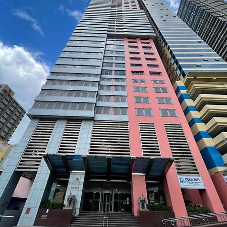 Pearl Of The Orient Tower, In Front Of Us Embassy Apartment Manila Bagian luar foto