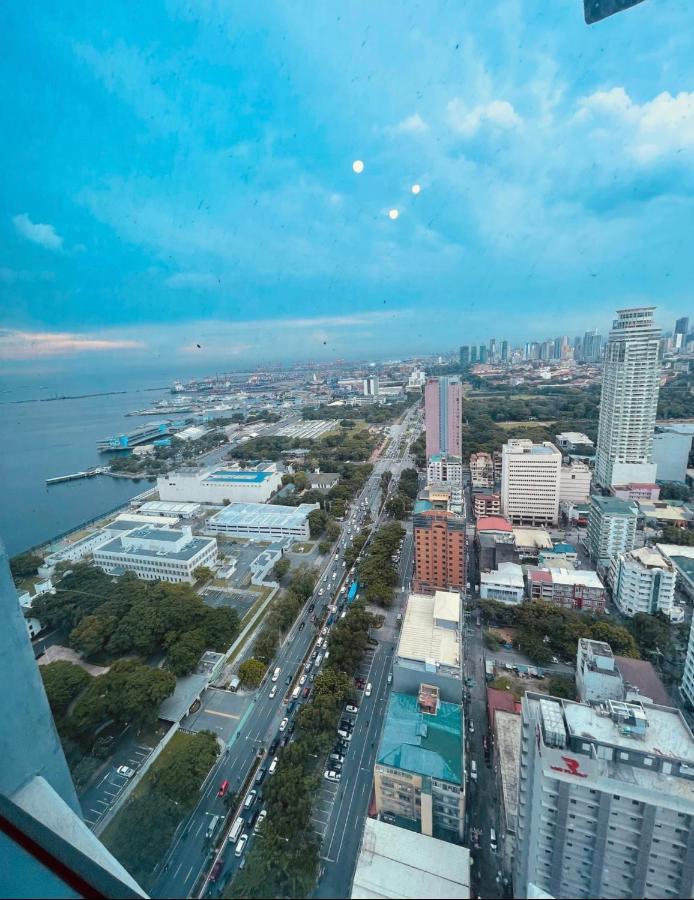 Pearl Of The Orient Tower, In Front Of Us Embassy Apartment Manila Bagian luar foto